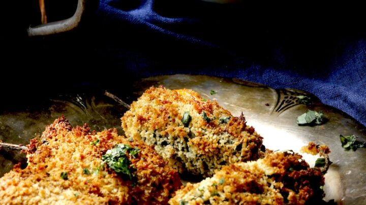 These Baked Jalapeño Poppers have an amazing coating of Panko crumbs that stay deliciously crunchy!