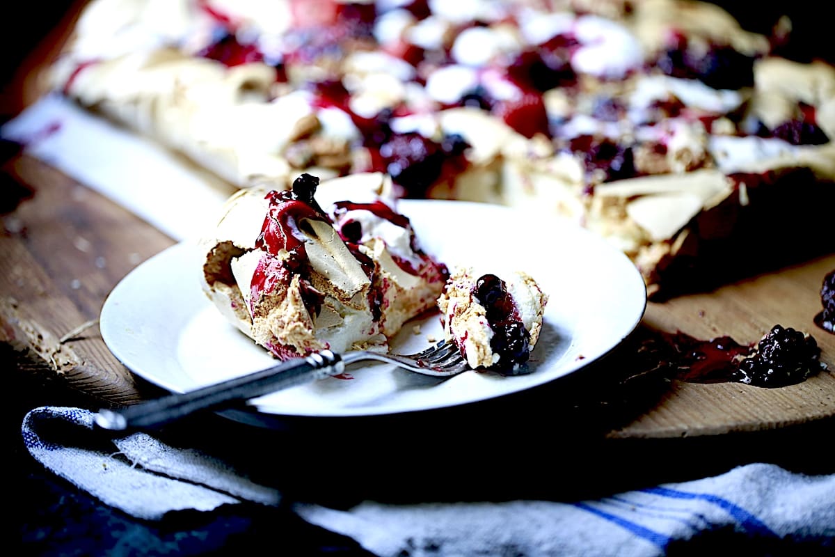Gorgeous Meringue with Cream and Berries is luscious, velvety, and crunchy at all once!