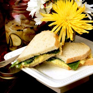 A sandwich made from egg salad