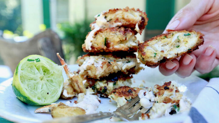 Crab cakes made from easy recipe with panko crumbs and zesty sauce