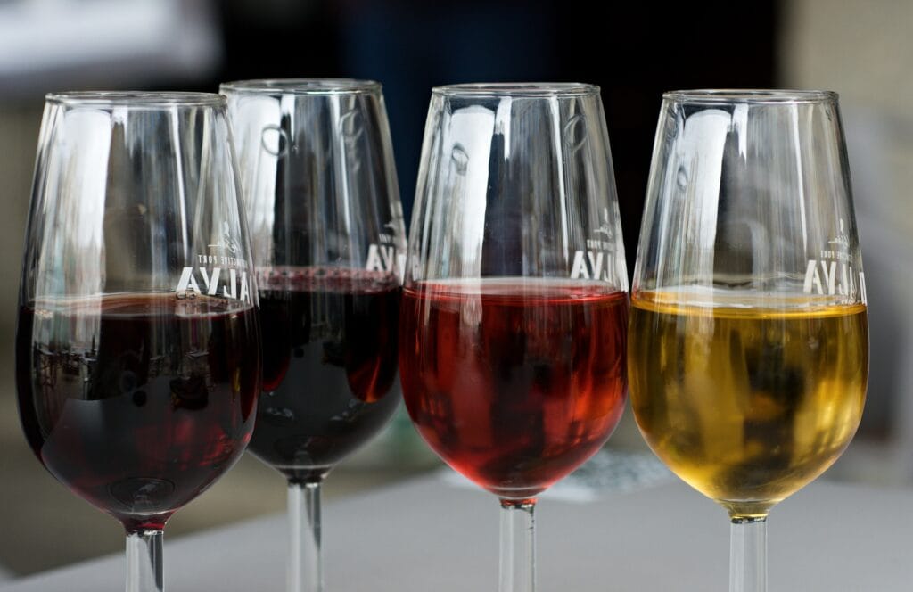 wine for cooking - white wine pairs with fish with sides