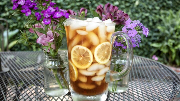 glass pitcher of iced sweet tea