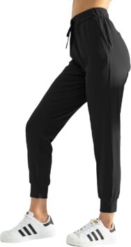 women's loose, stretchy black jogging pants